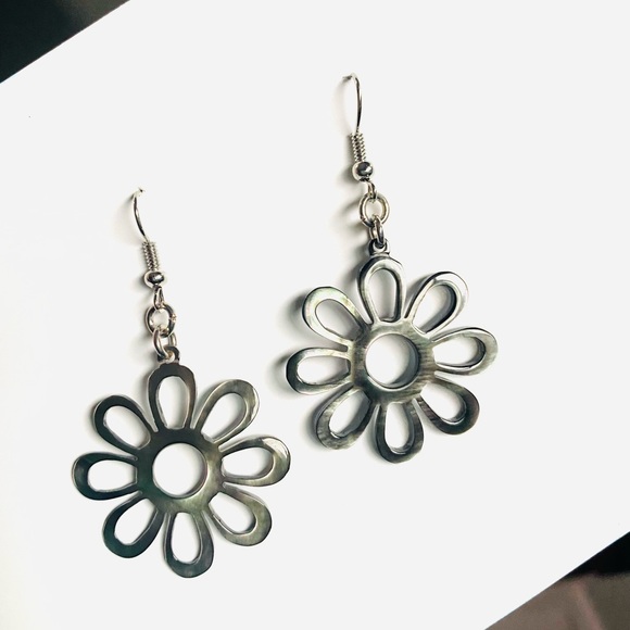 Hand crafted Sunflower Shell Earrings - Picture 1 of 6